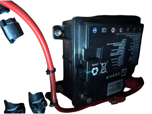 Акумулятор пусковий 12V  рейсталінг б/у Zeekr 001 - 1